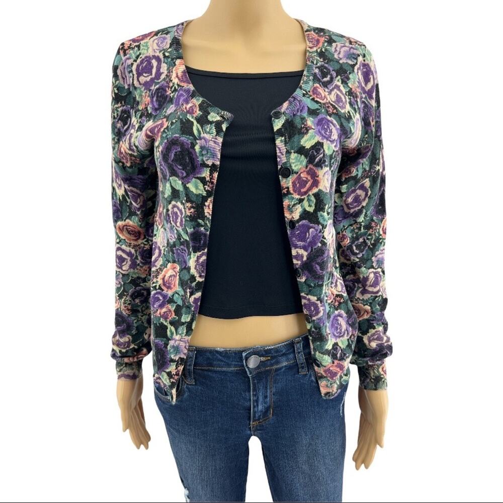 H&M Divided Size 6 Purple Floral Button Up Long Sleeve Vintage Rose Cardigan